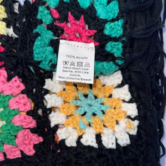 Crochet Granny Square Black Fringe Crop Top Small - Picture 9 of 9